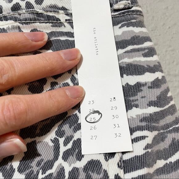 Current Elliott Grey & White Animal Print Stiletto Ankle Length Jeans Womens 25 - Picture 8 of 15